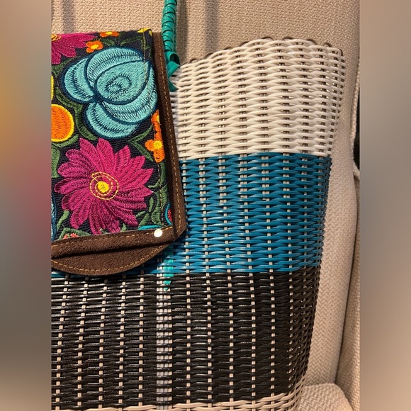 Summer Beach Straw bag with leather and tapestry closure snap - Picture 4 of 9